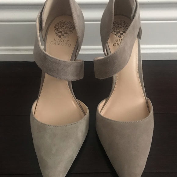 Vince Camuto Suede Pumps Size 9/39 - Picture 2 of 3